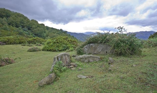 Imagen Megalitos de El Padrún. PR-AS 266